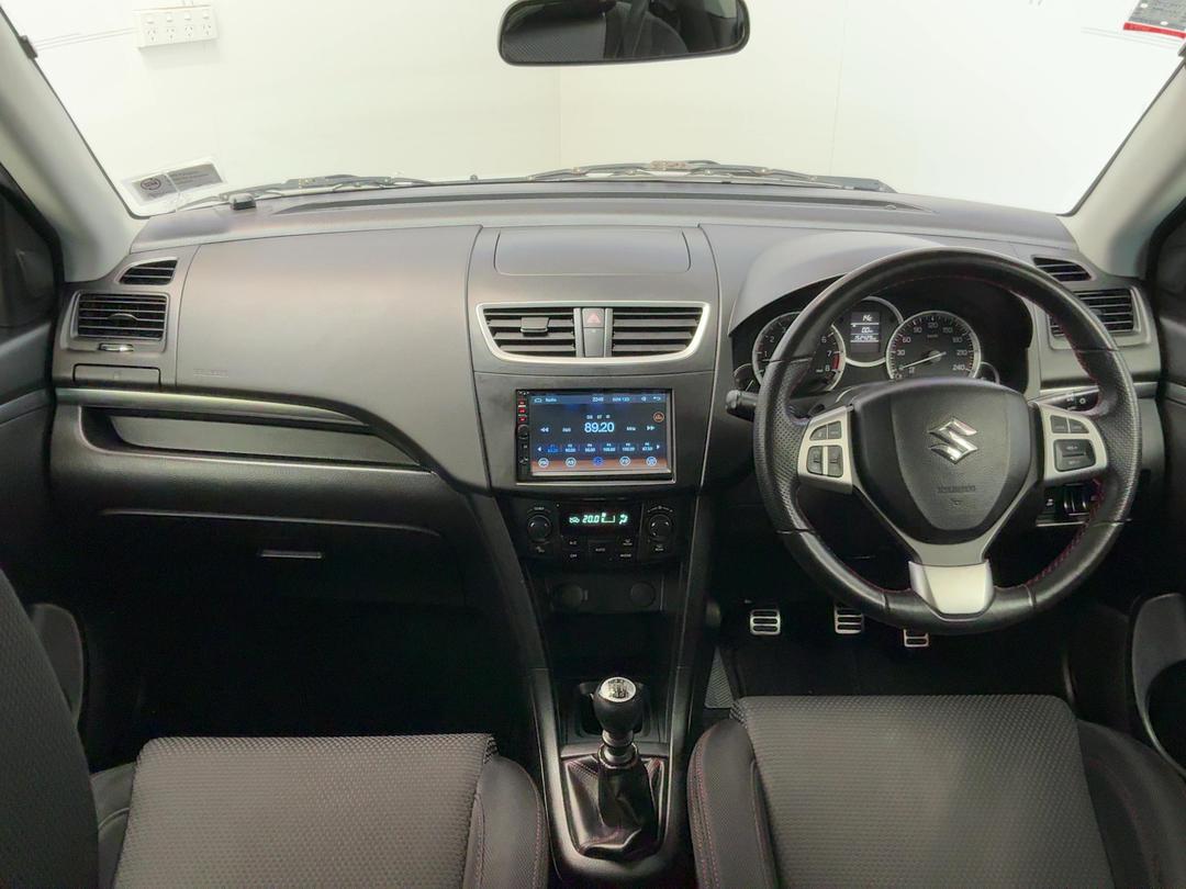 Photo '17' of Suzuki Swift