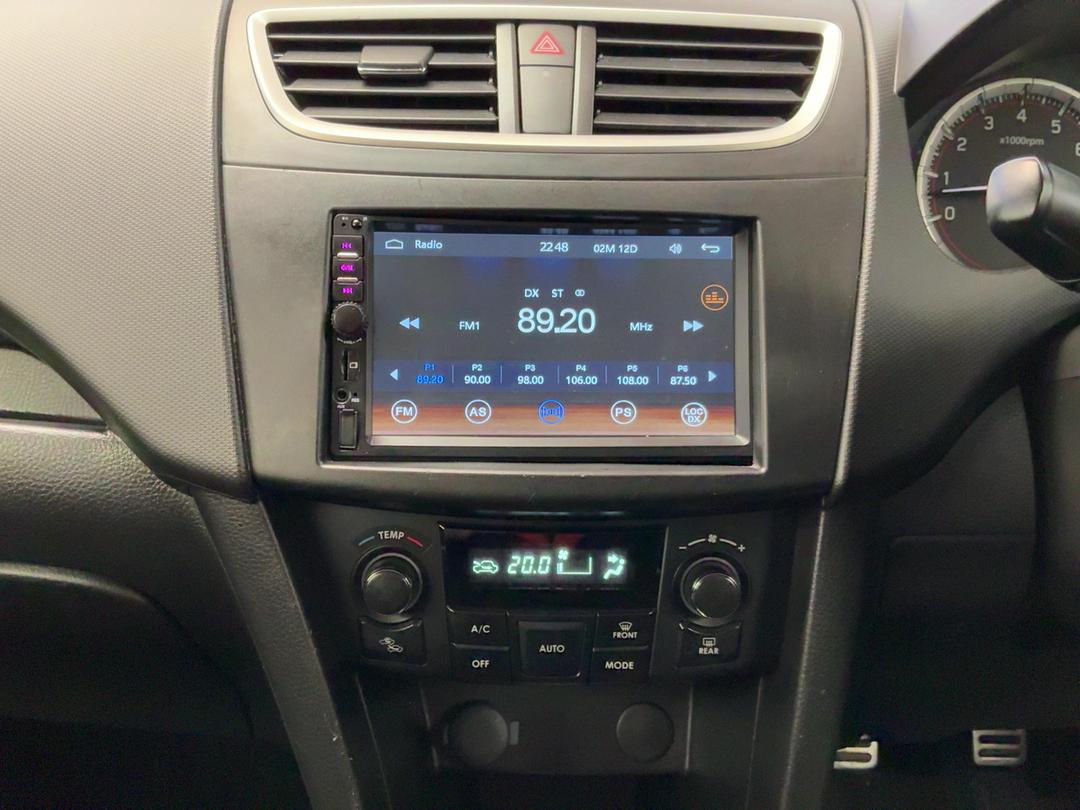 Photo '18' of Suzuki Swift