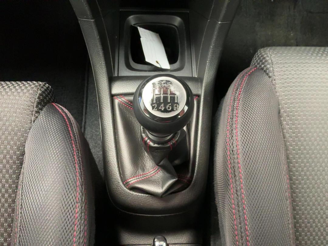 Photo '23' of Suzuki Swift