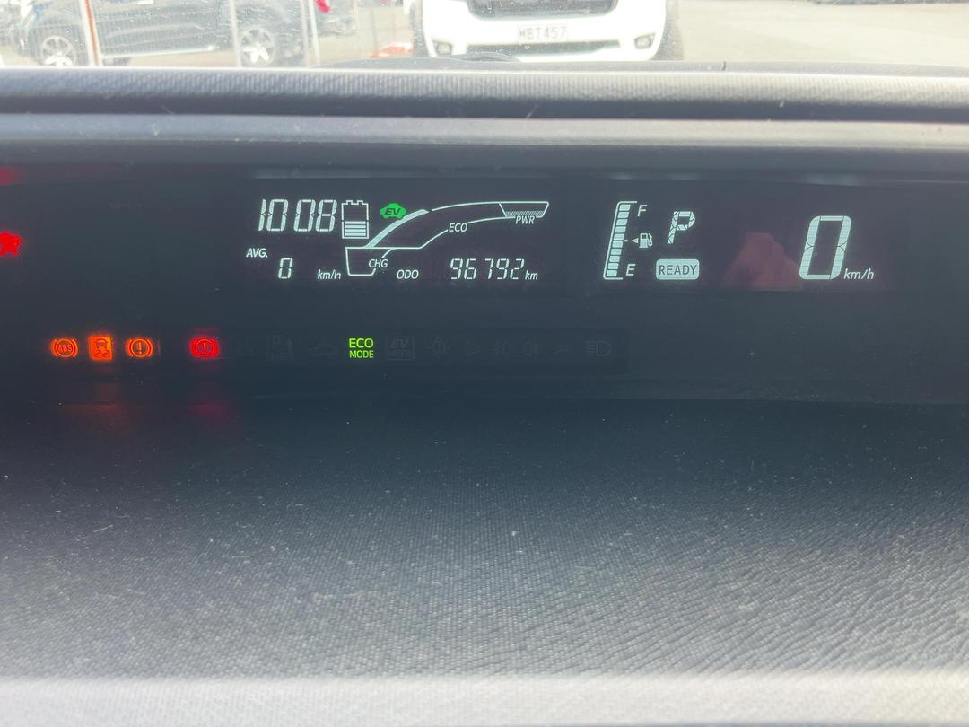 Photo '15' of Toyota Aqua Photo '15' of Toyota Aqua
