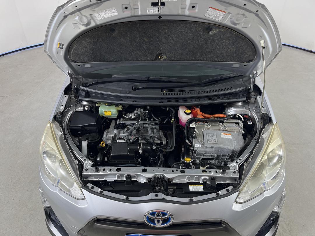 Photo '13' of Toyota Aqua