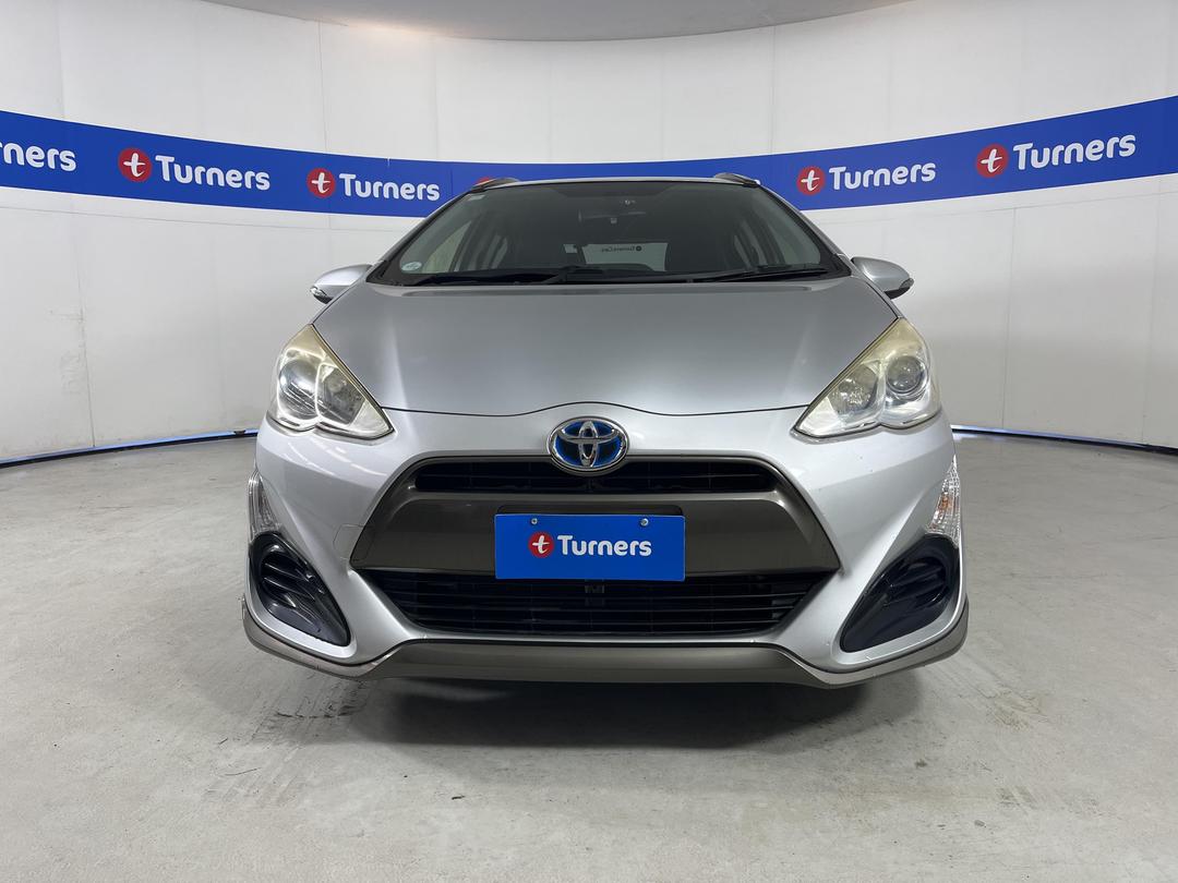 Photo '2' of Toyota Aqua