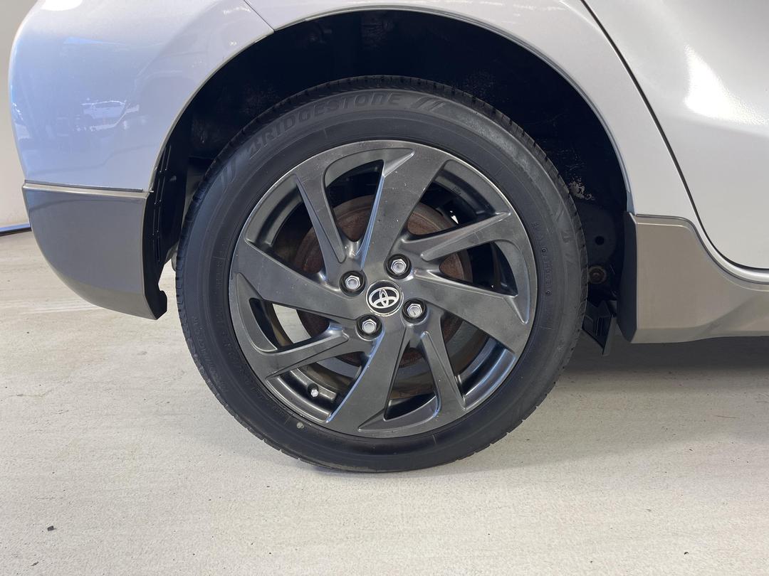 Photo '12' of Toyota Aqua