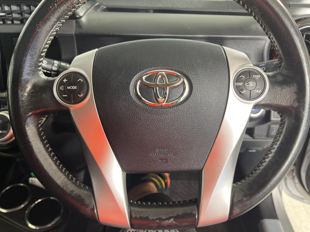 Photo '25' of Toyota Aqua