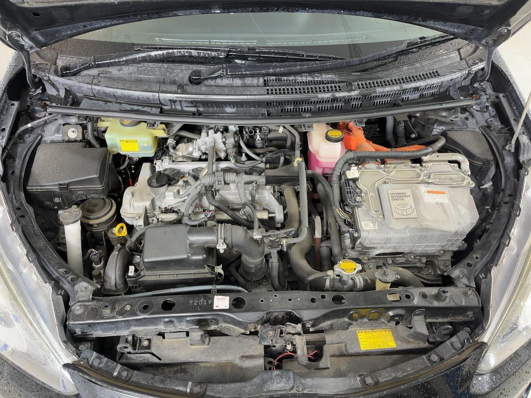 Photo '13' of Toyota Aqua