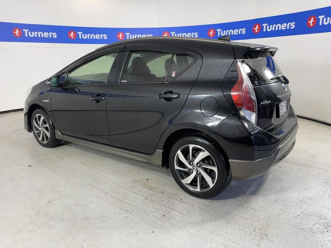 Photo '5' of Toyota Aqua