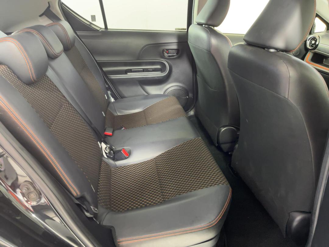 Photo '20' of Toyota Aqua