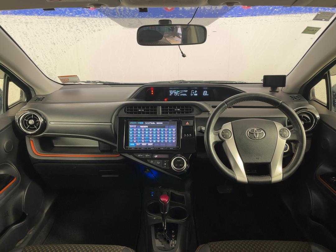 Photo '17' of Toyota Aqua