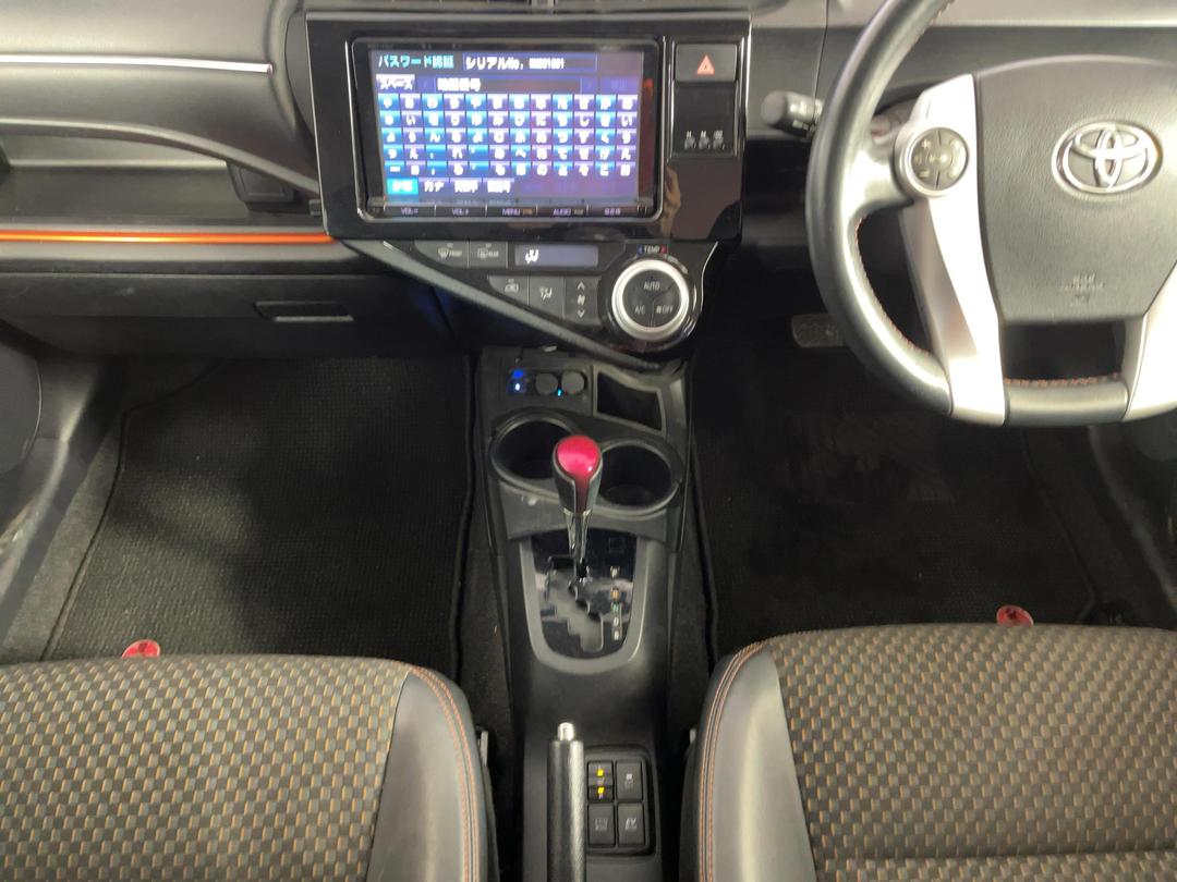 Photo '18' of Toyota Aqua