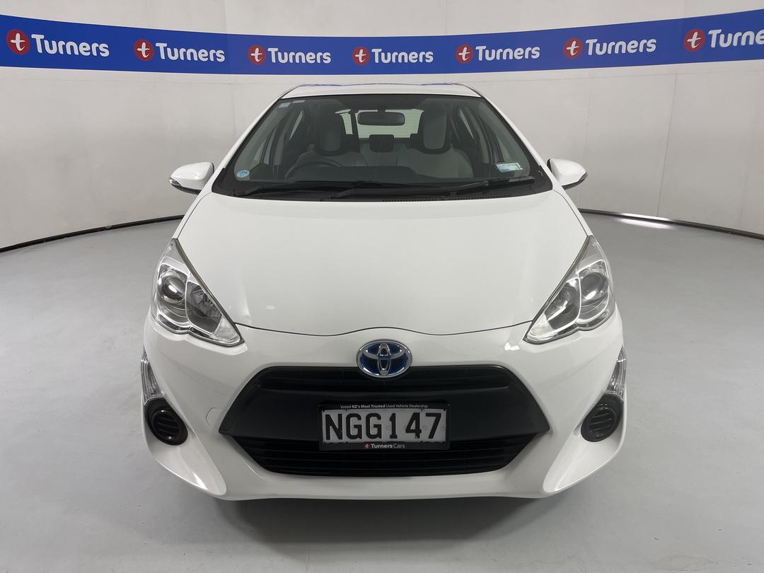 Photo '2' of Toyota Aqua