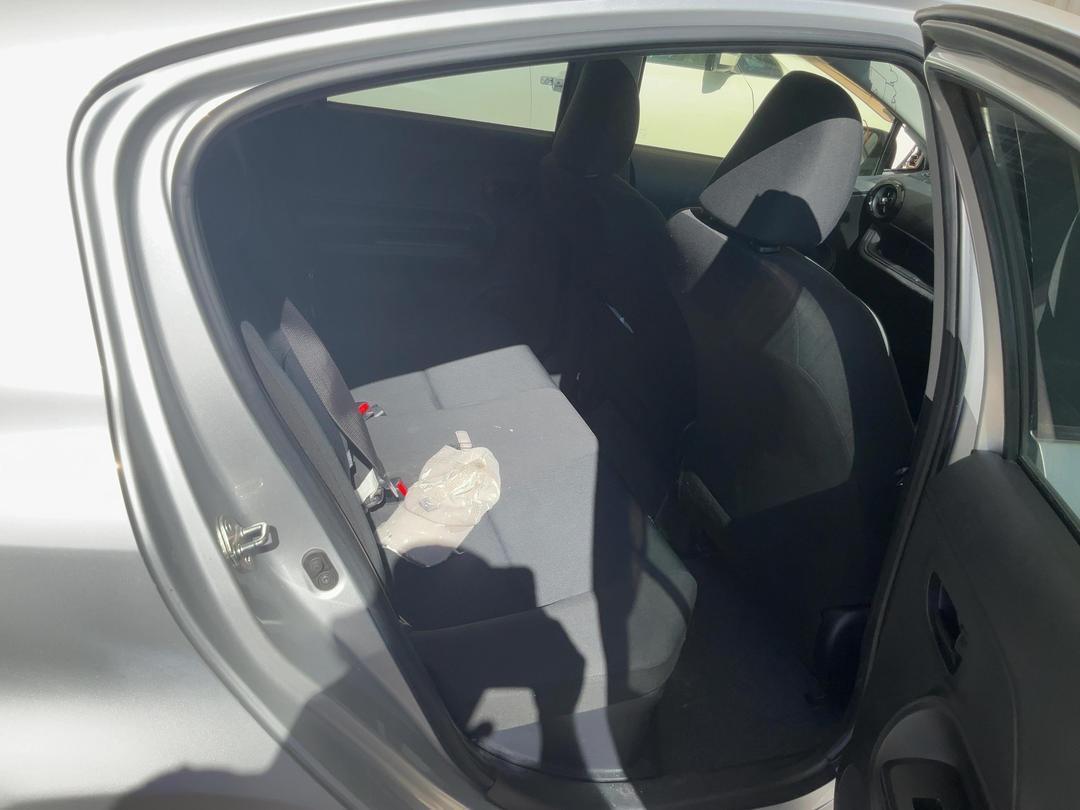 Photo '8' of Toyota Aqua