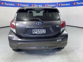 Photo '6' of Toyota Aqua