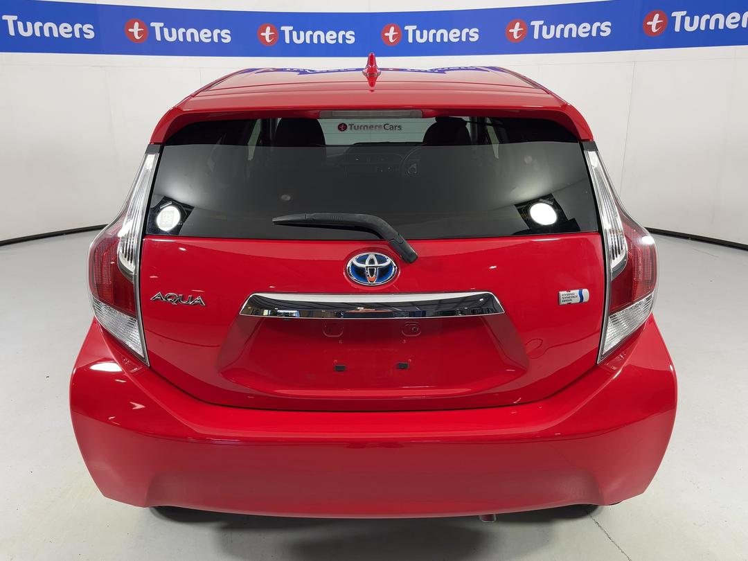 Photo '6' of Toyota Aqua