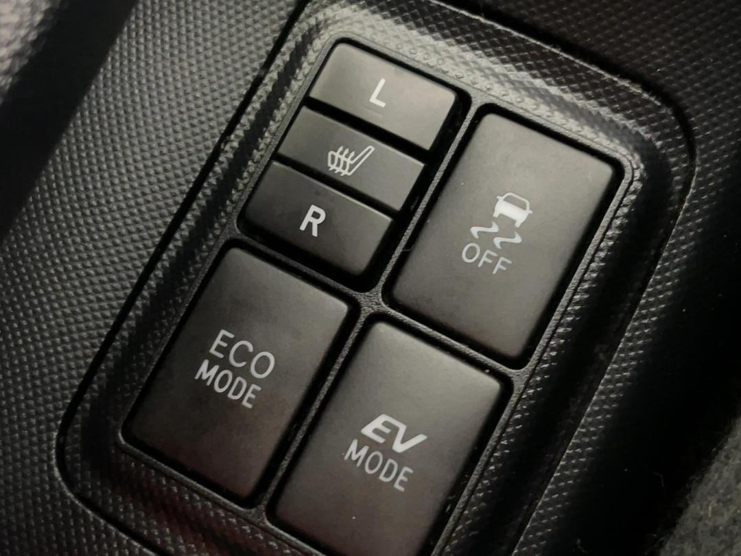 Photo '26' of Toyota Aqua
