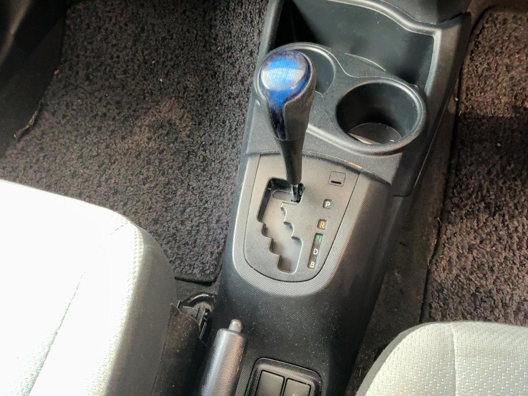 Photo '17' of Toyota Aqua Photo '17' of Toyota Aqua