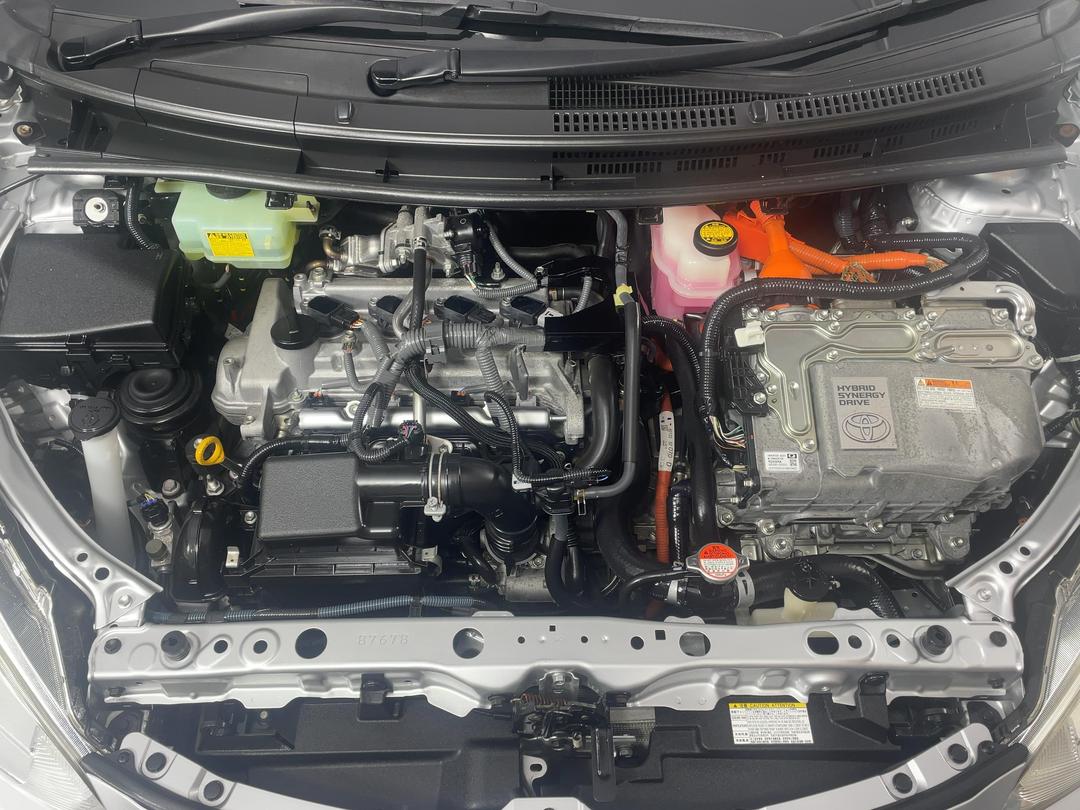 Photo '13' of Toyota Aqua