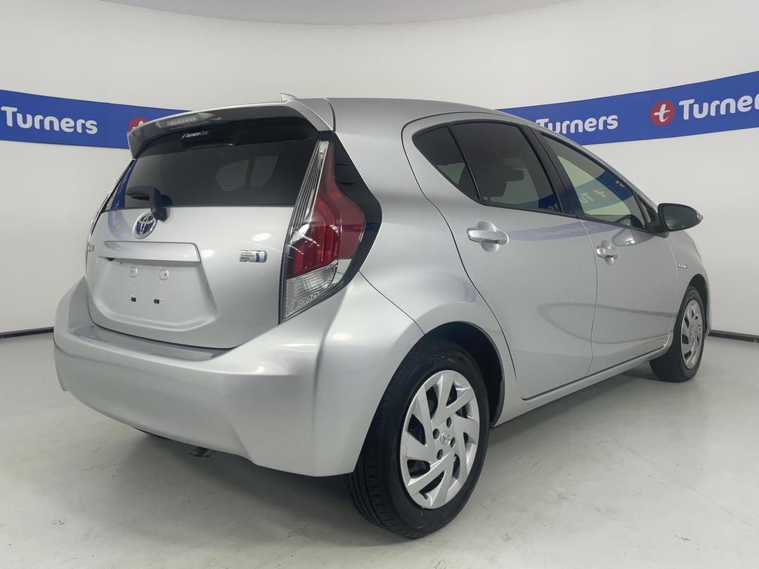 Photo '7' of Toyota Aqua