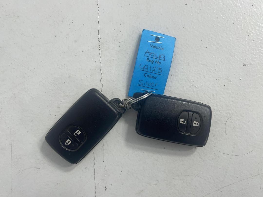 Photo '22' of Toyota Aqua