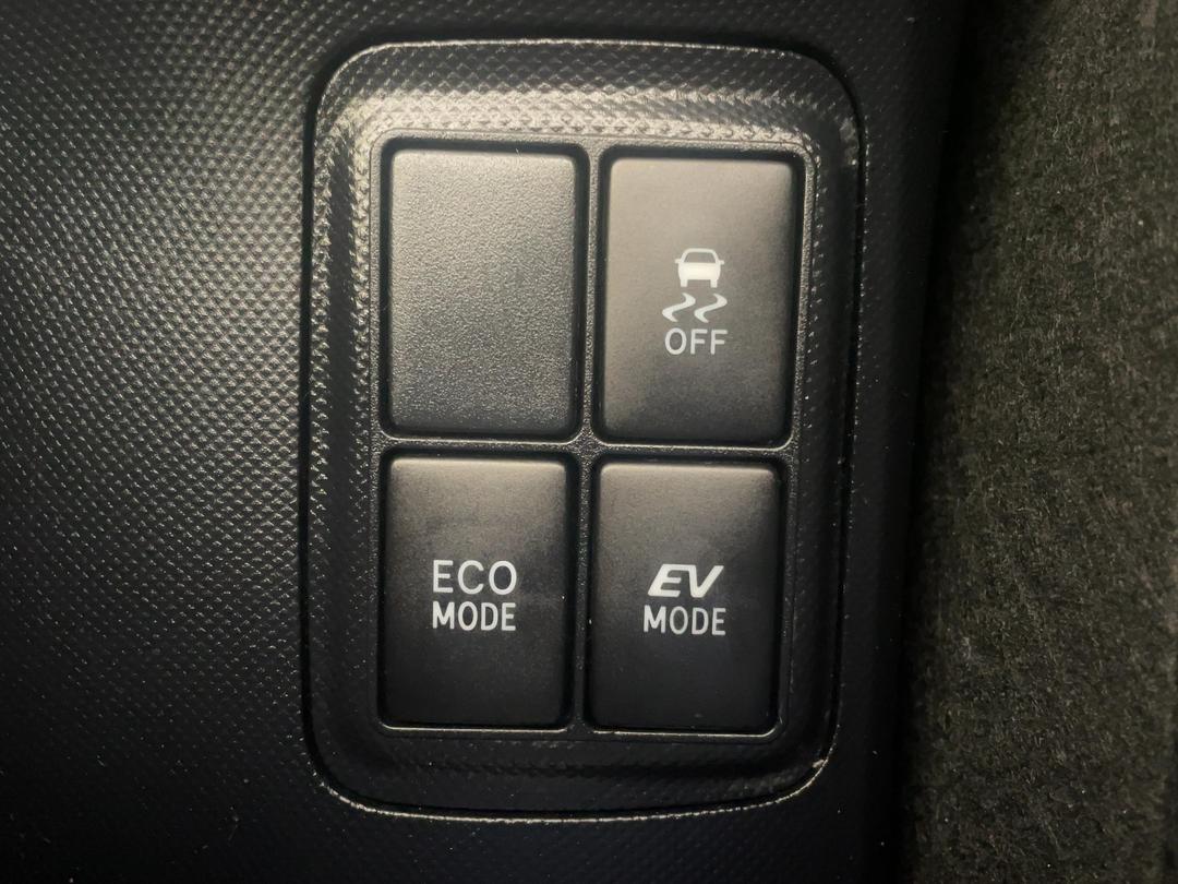 Photo '25' of Toyota Aqua