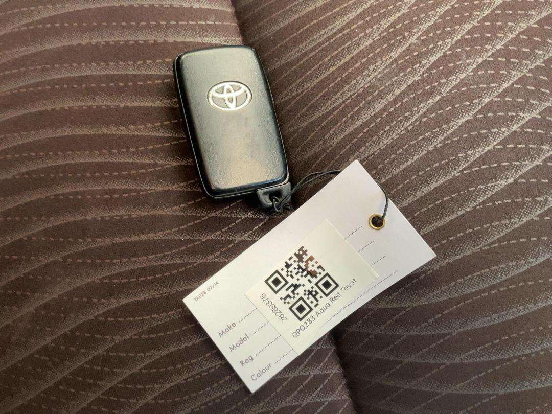 Photo '14' of Toyota Aqua Photo '14' of Toyota Aqua