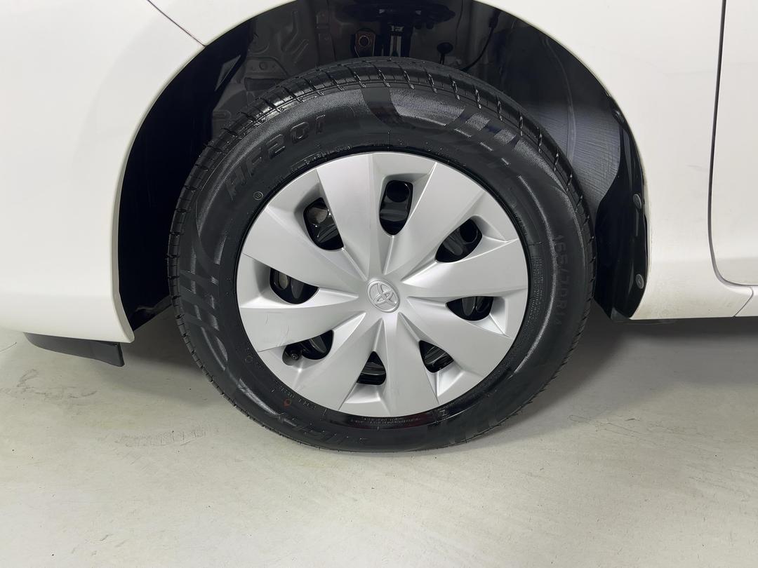 Photo '10' of Toyota Aqua