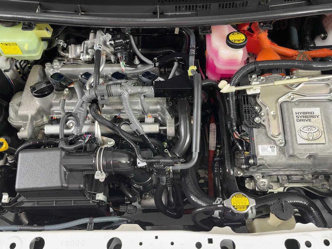 Photo '13' of Toyota Aqua
