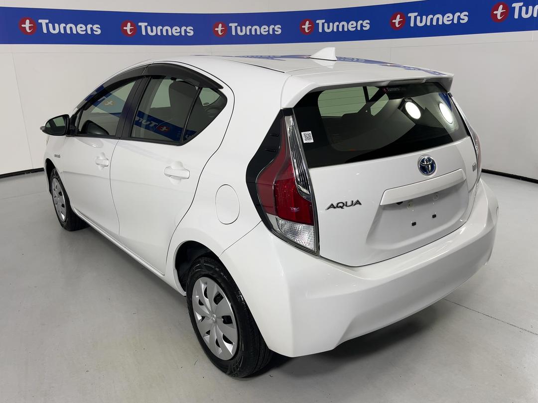Photo '5' of Toyota Aqua