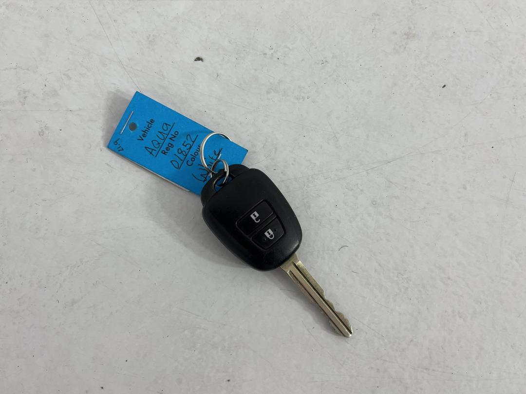 Photo '22' of Toyota Aqua