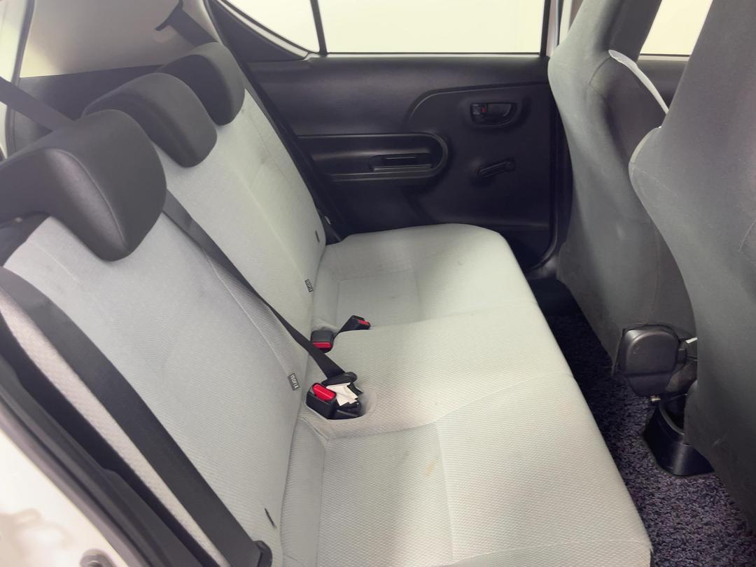 Photo '20' of Toyota Aqua