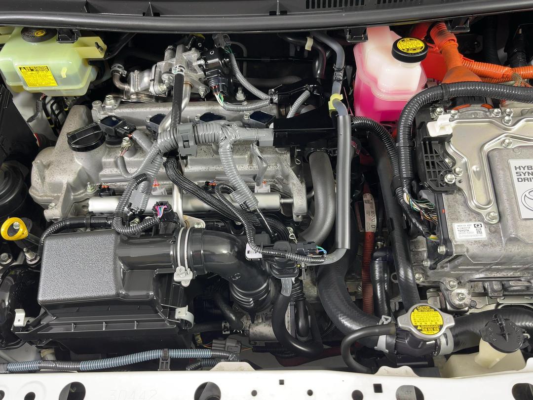 Photo '13' of Toyota Aqua