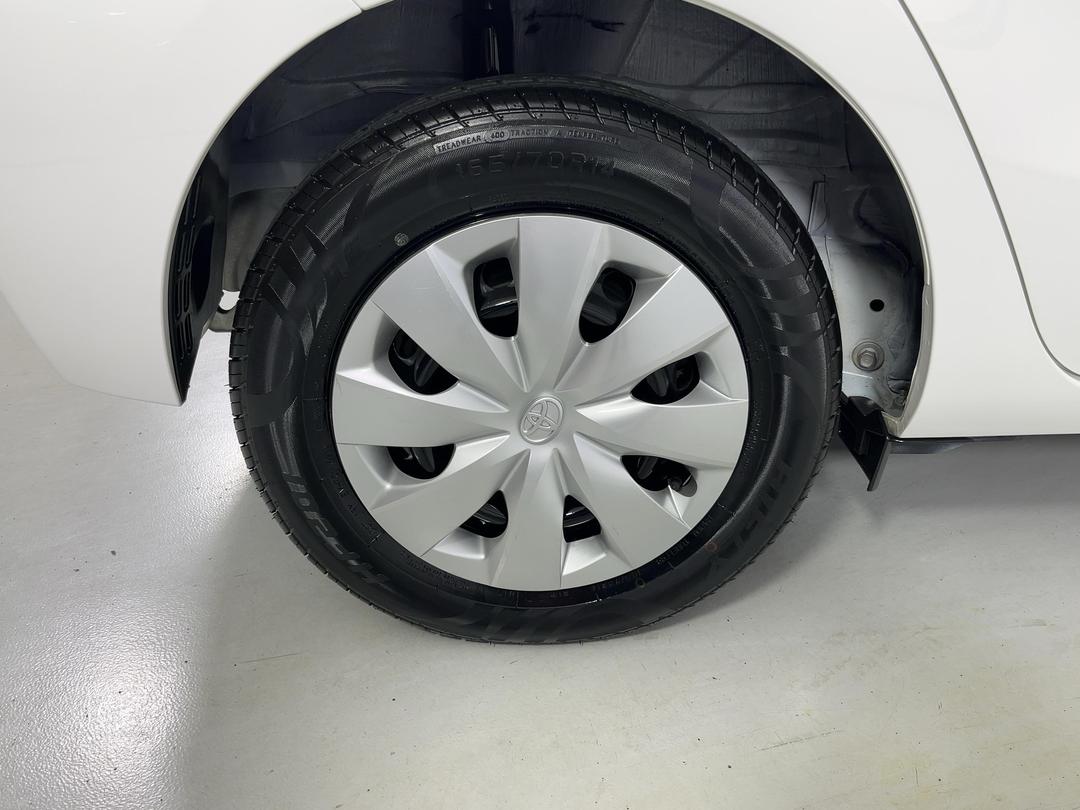 Photo '12' of Toyota Aqua