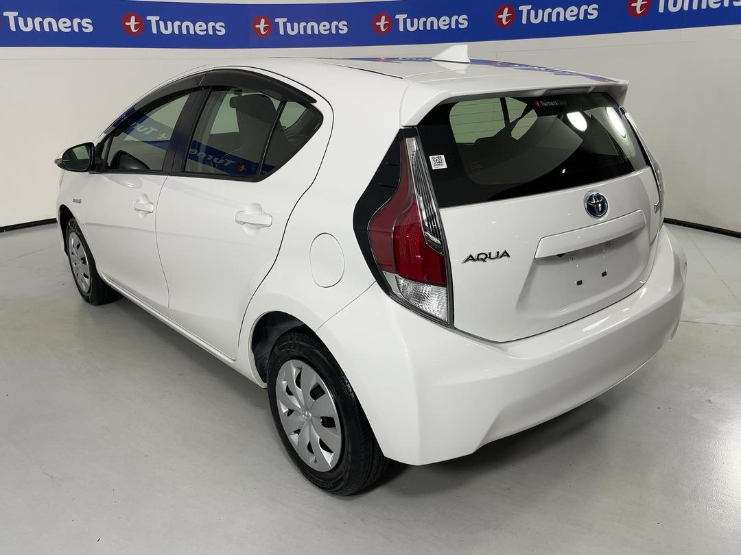 Photo '5' of Toyota Aqua
