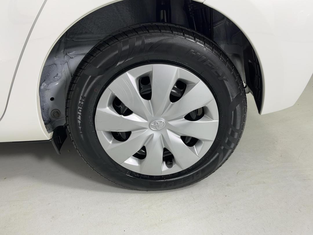Photo '11' of Toyota Aqua