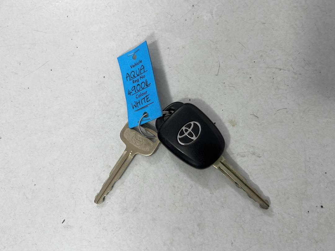 Photo '22' of Toyota Aqua