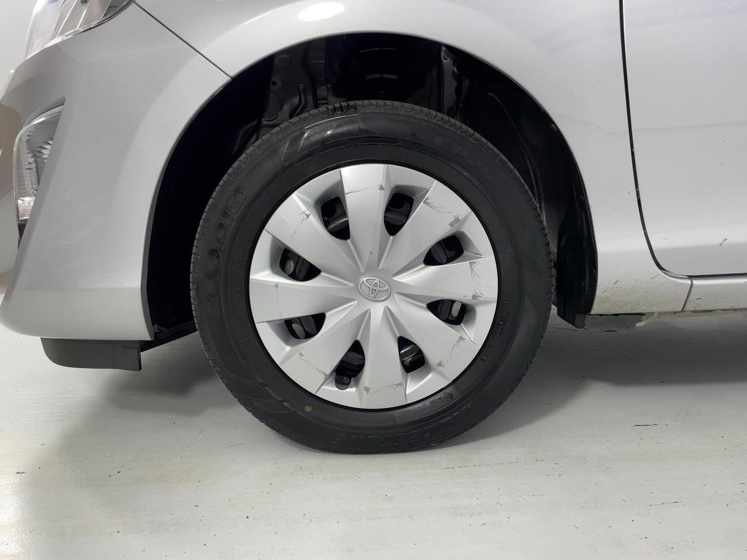 Photo '10' of Toyota Aqua