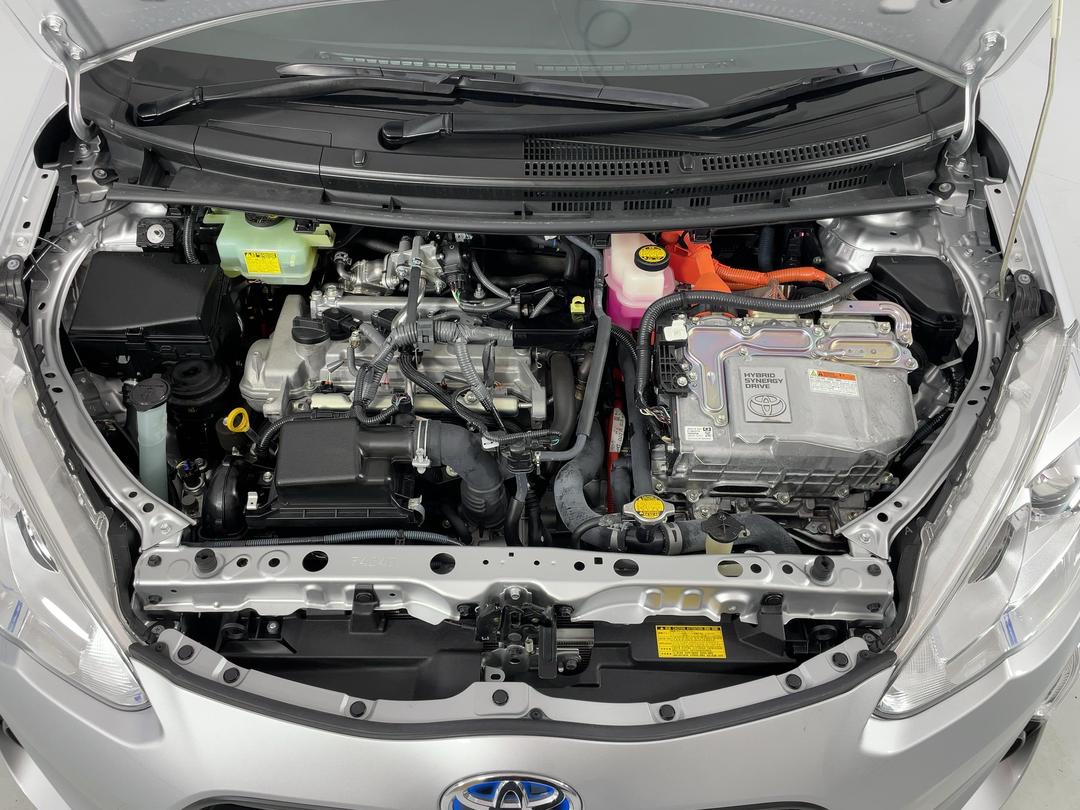Photo '13' of Toyota Aqua