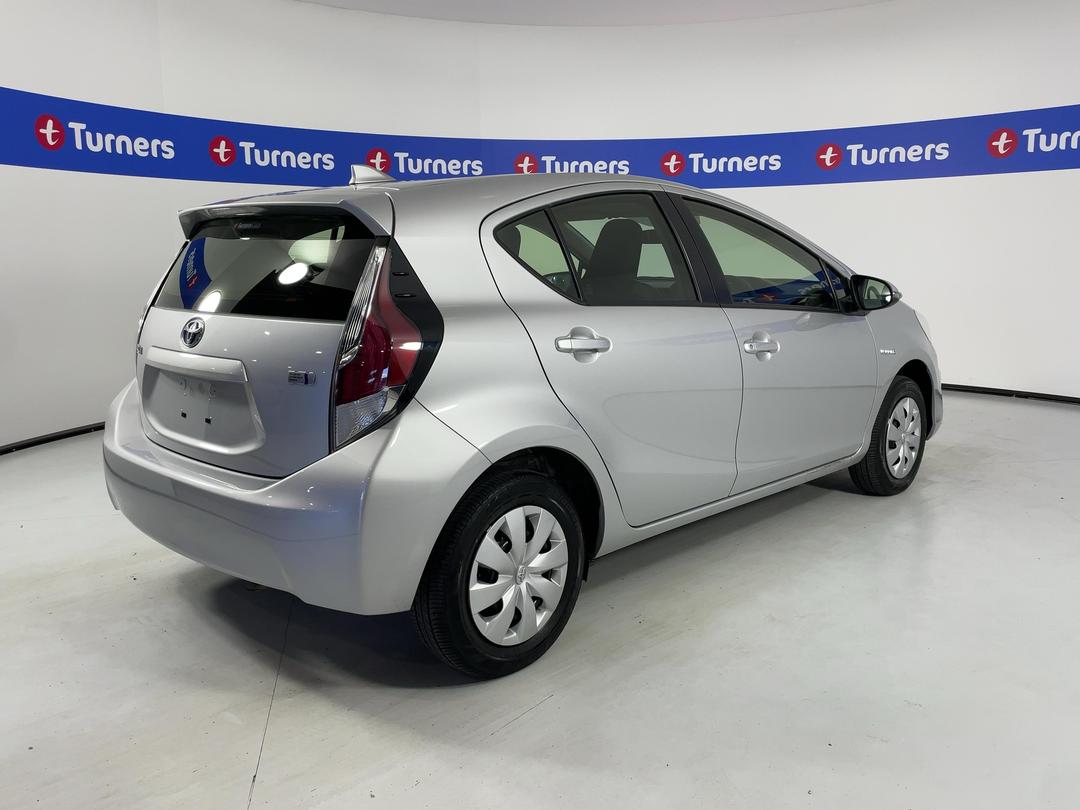 Photo '7' of Toyota Aqua