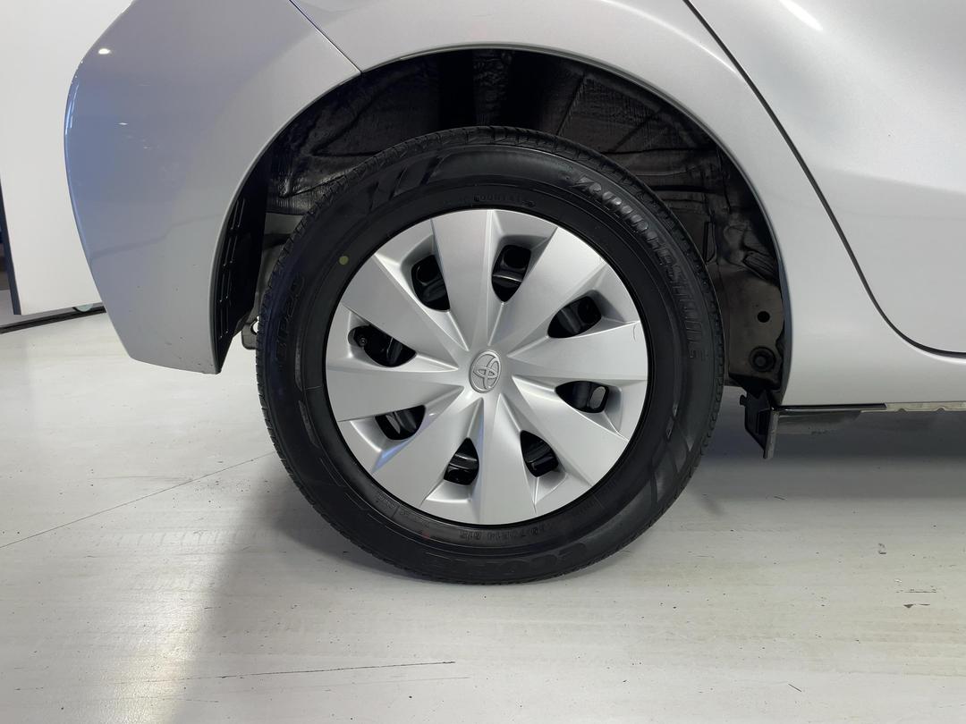 Photo '12' of Toyota Aqua