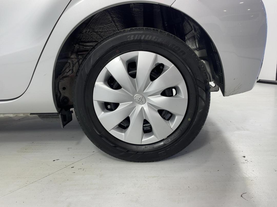 Photo '11' of Toyota Aqua