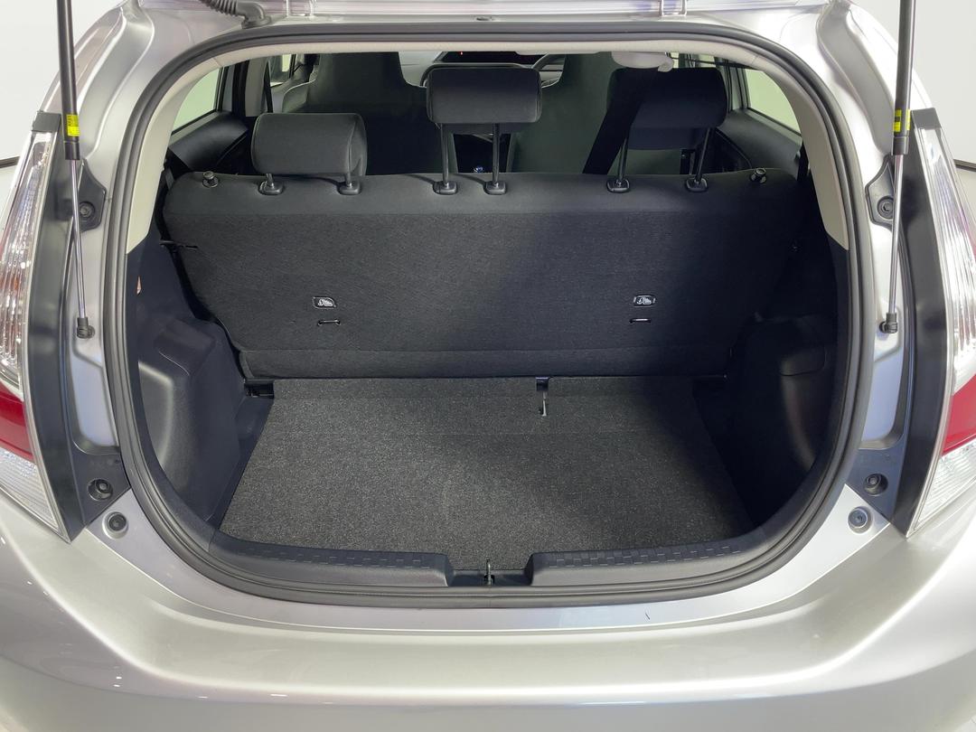 Photo '14' of Toyota Aqua