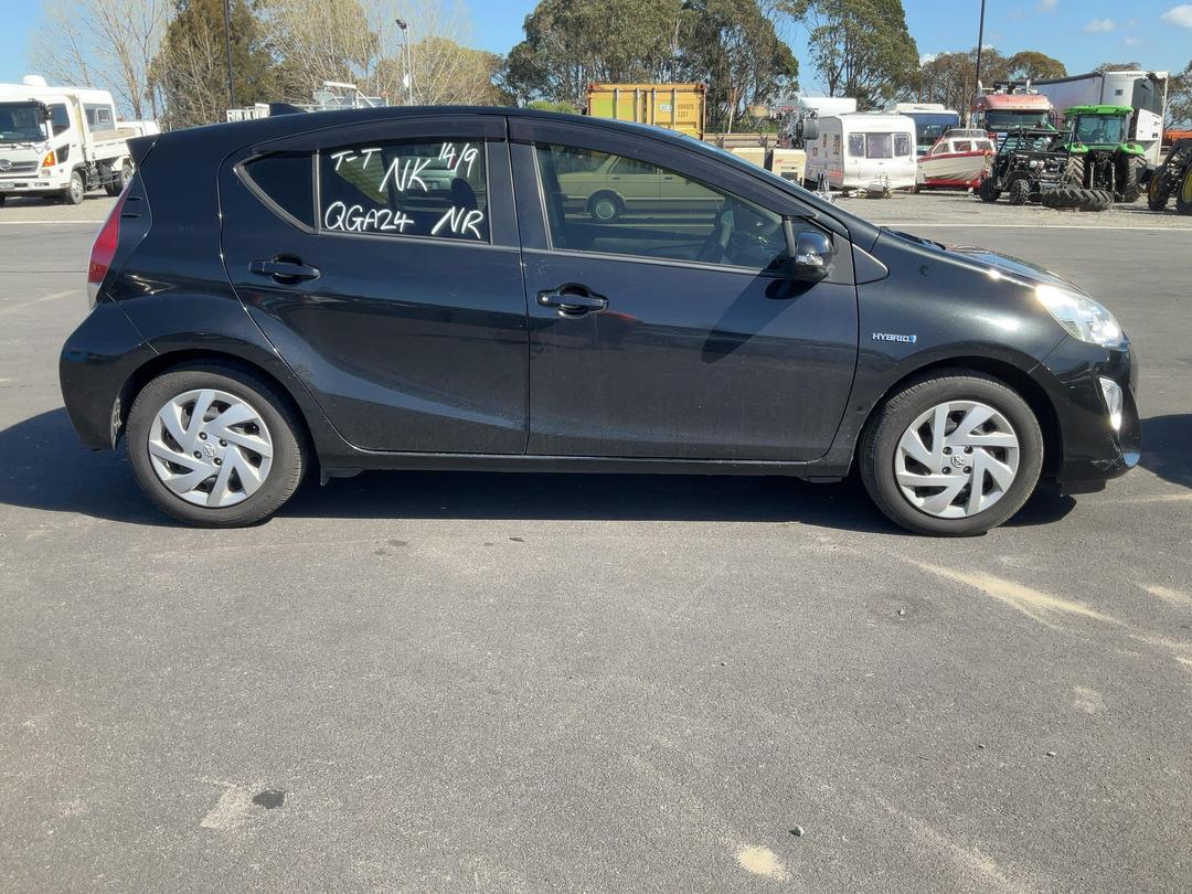 Photo '8' of Toyota Aqua
