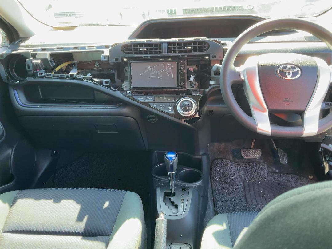 Photo '15' of Toyota Aqua
