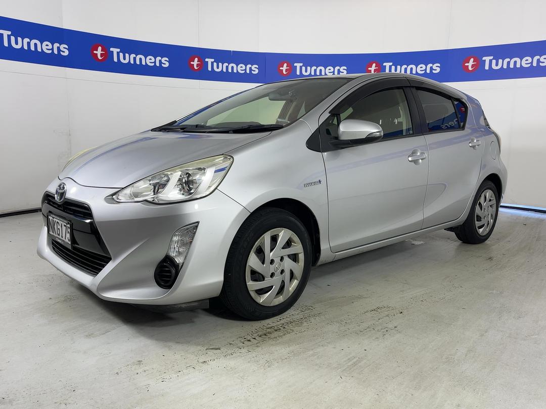 Photo '4' of Toyota Aqua