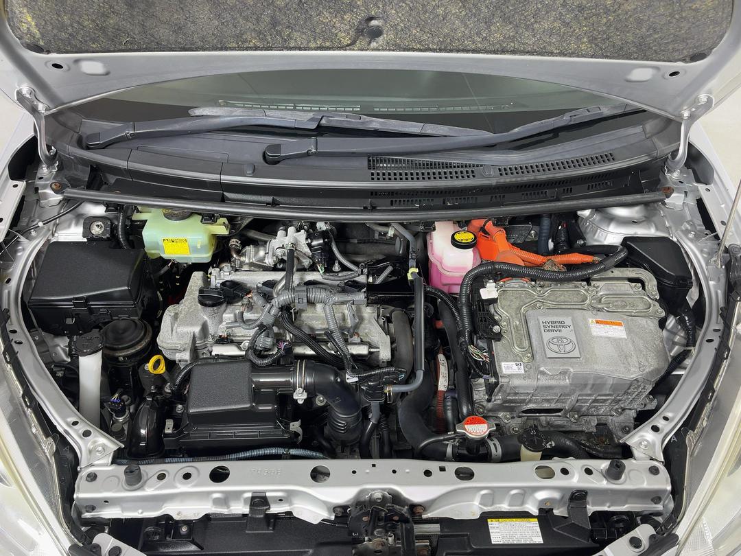Photo '13' of Toyota Aqua