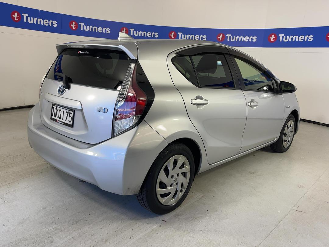 Photo '7' of Toyota Aqua