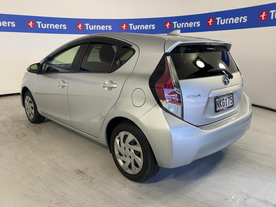 Photo '5' of Toyota Aqua