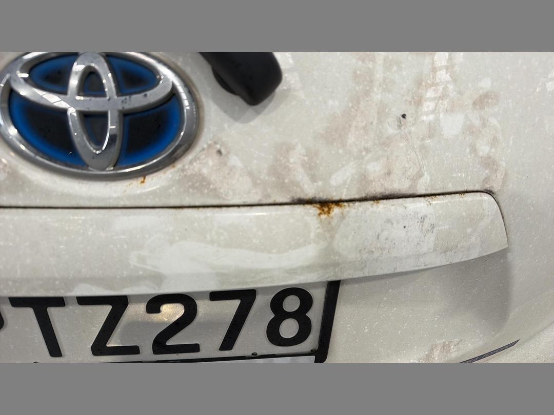 Photo '8' of Toyota Aqua Photo '8' of Toyota Aqua