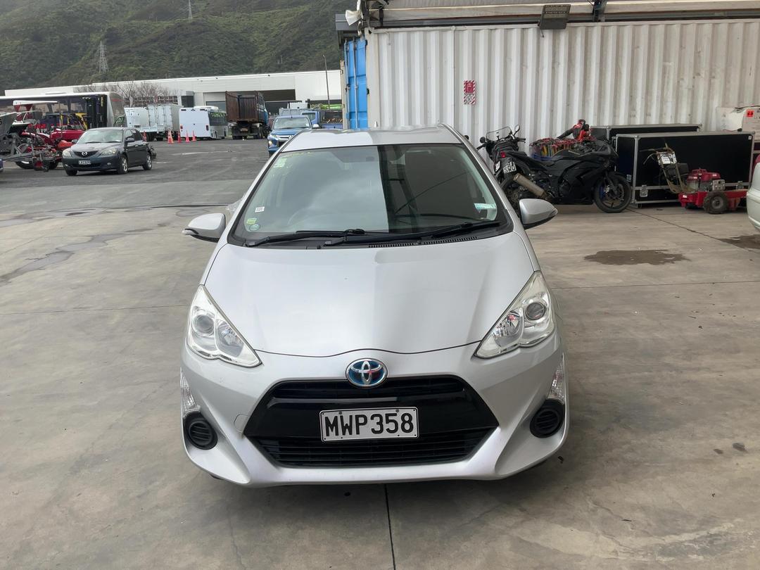 Photo '3' of Toyota Aqua