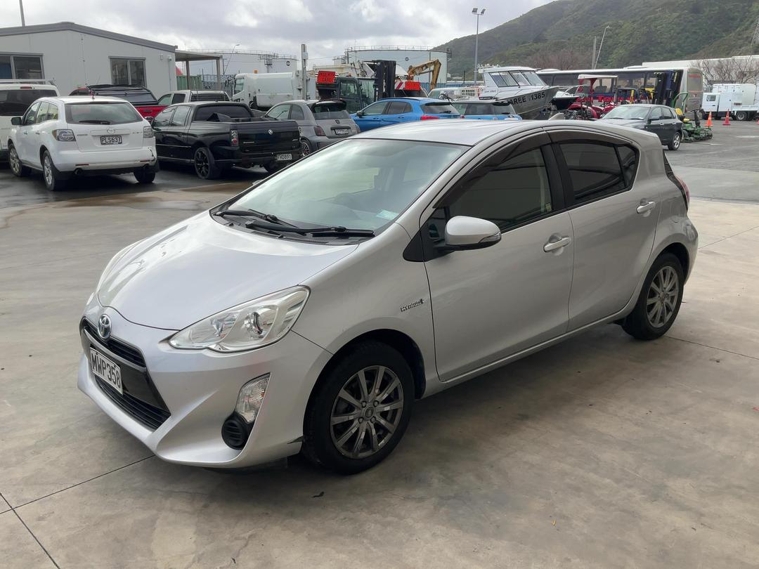 Photo '4' of Toyota Aqua