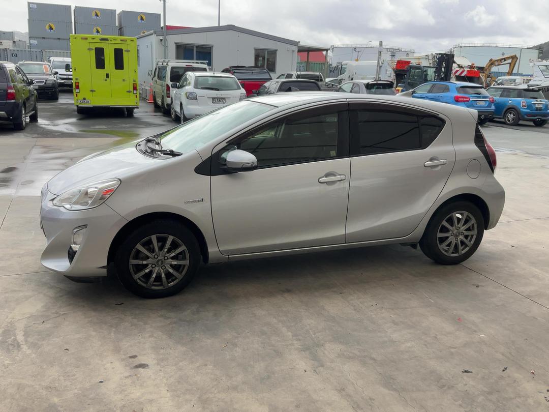 Photo '5' of Toyota Aqua
